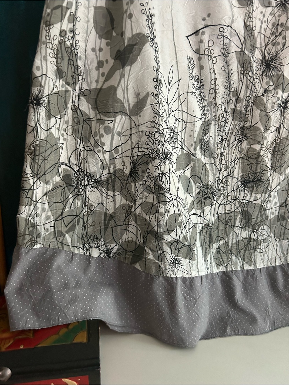 Point Zero Grey Ivory Floral A-Line Midi Skirt Size 7/8 - Picture 13 of 14